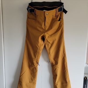 Holden Standard Skinny Fit Snowboard pants in Camel size Large